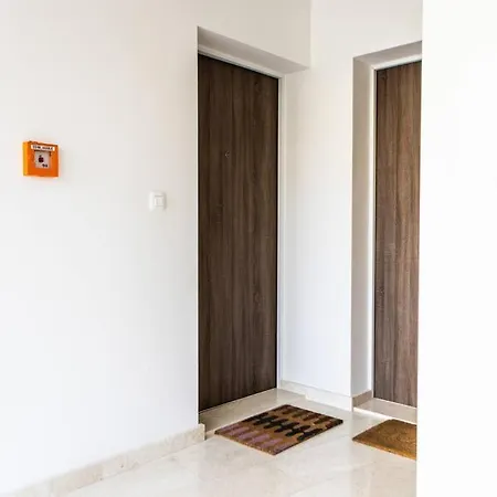 شقة Garden - 5 Minute Walk From The