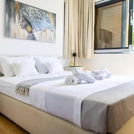 شقة Garden - 5 Minute Walk From The