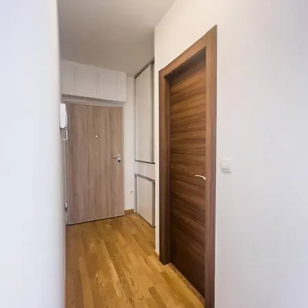 Garden - 5 Minute Walk From The * بودْسْتغانا